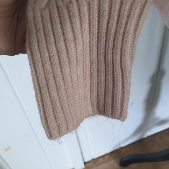 Pink Imitation-Pearl Embellished Crewneck Sweater - Picture 6 of 11